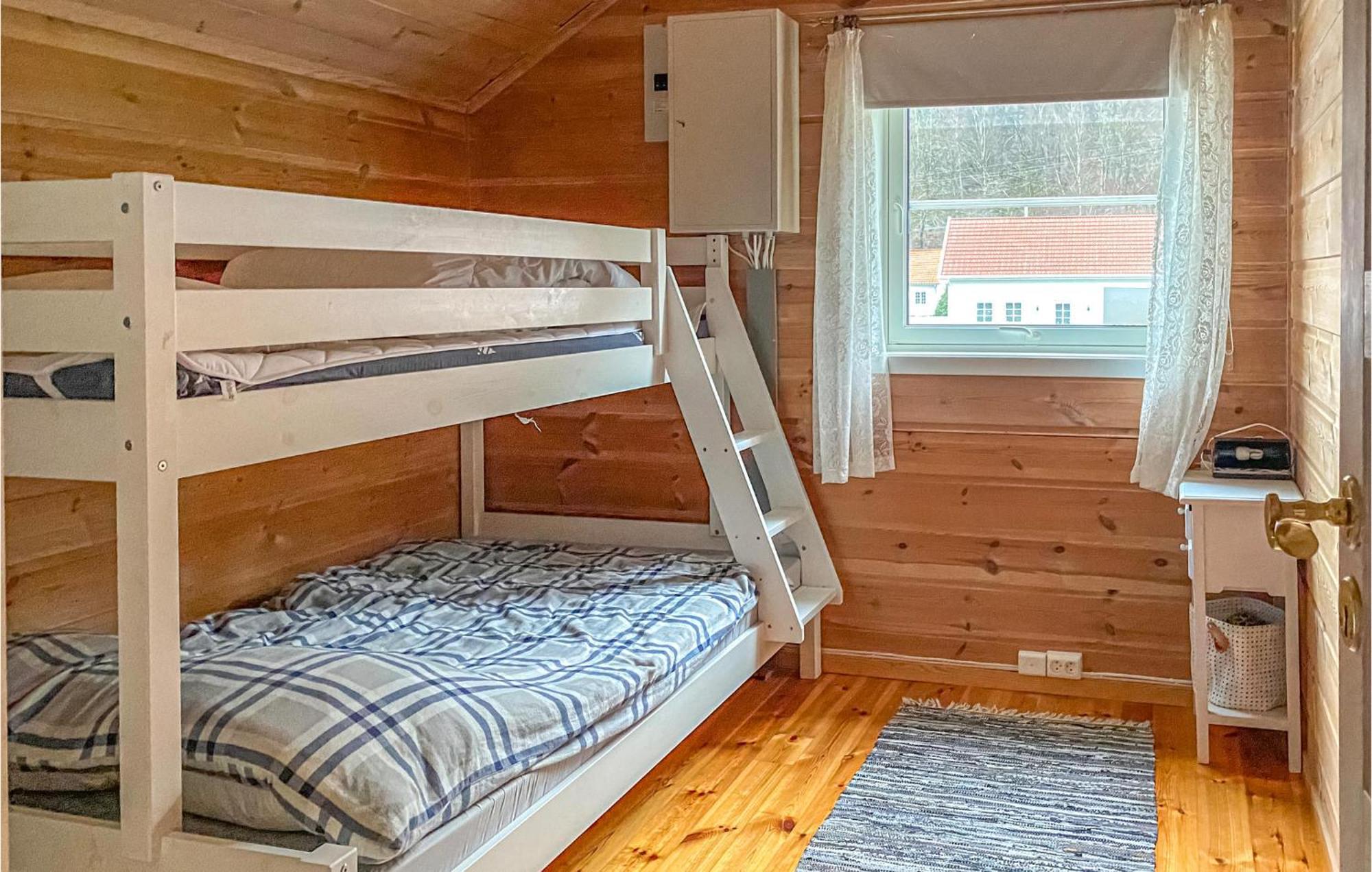 2 Bedroom Stunning Home In Lyngdal Exterior foto