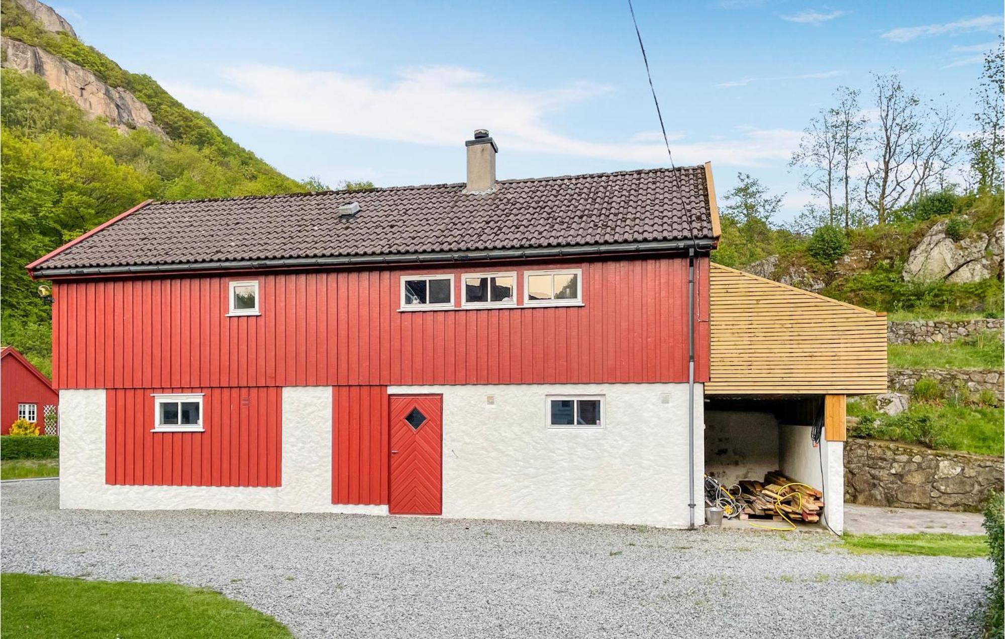 2 Bedroom Stunning Home In Lyngdal Exterior foto