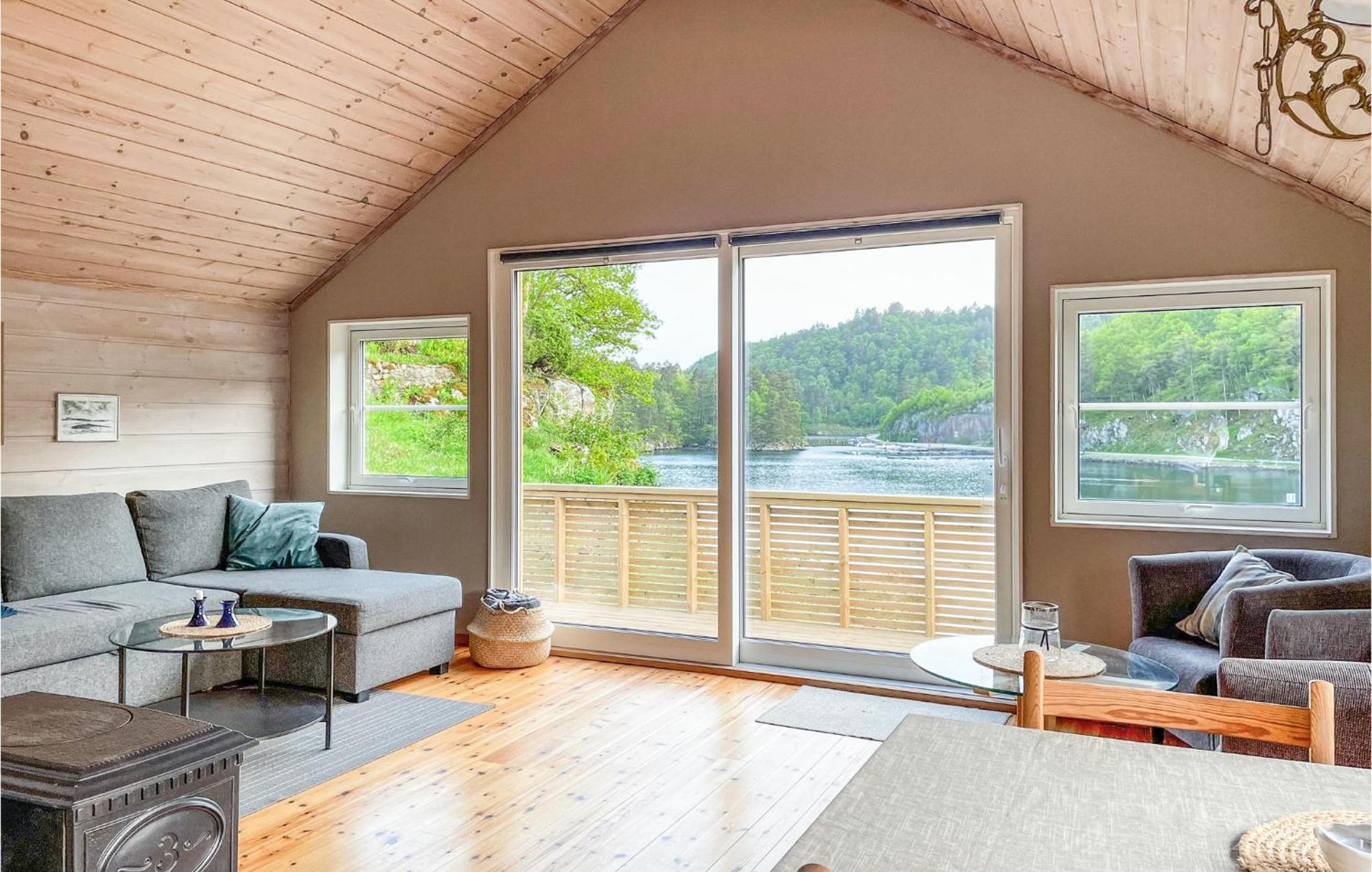 2 Bedroom Stunning Home In Lyngdal Exterior foto