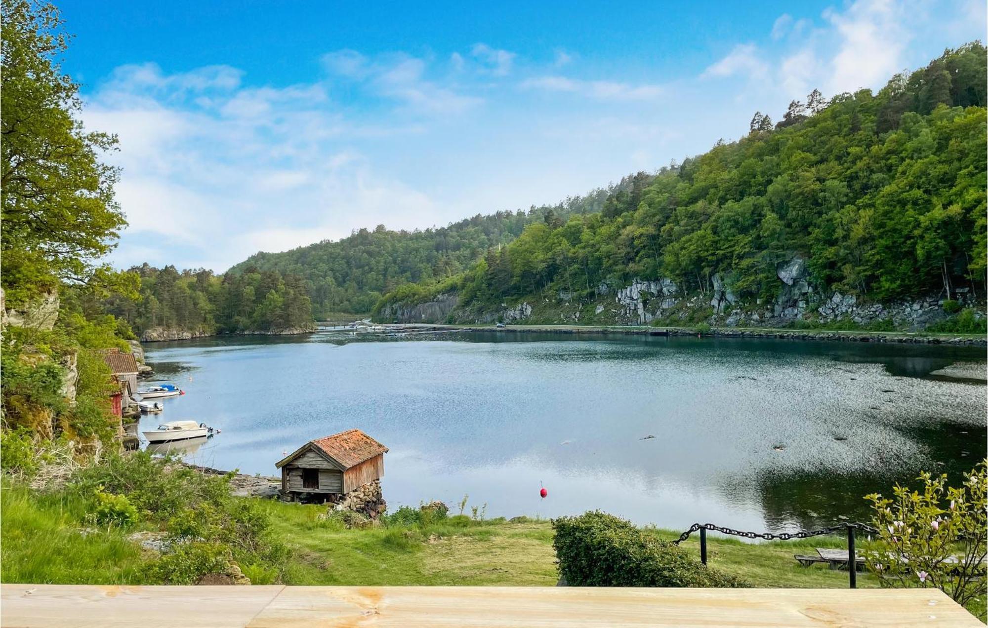 2 Bedroom Stunning Home In Lyngdal Exterior foto