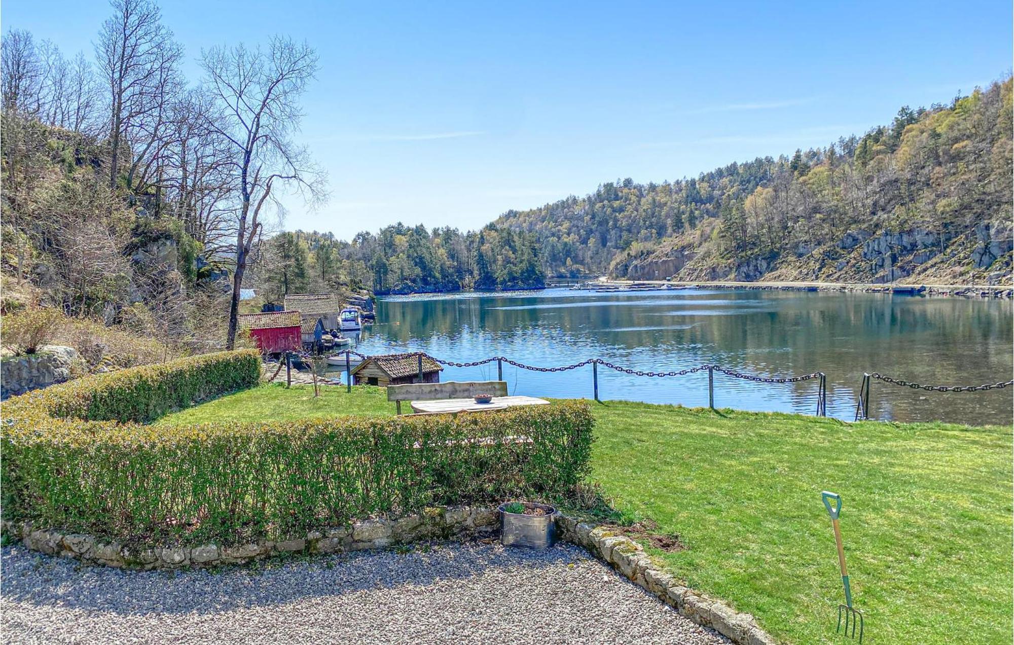 2 Bedroom Stunning Home In Lyngdal Exterior foto